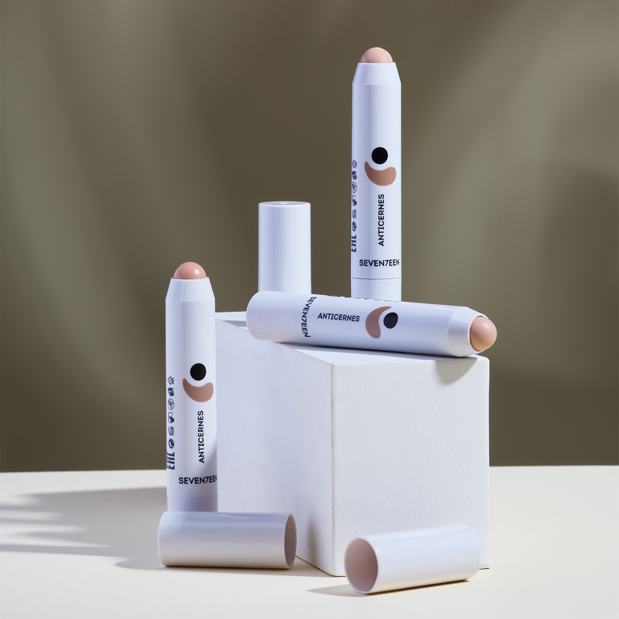 ANTICERNES CONCEALER